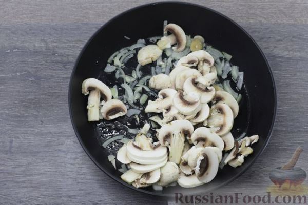 Макароны с кабачками и шампиньонами